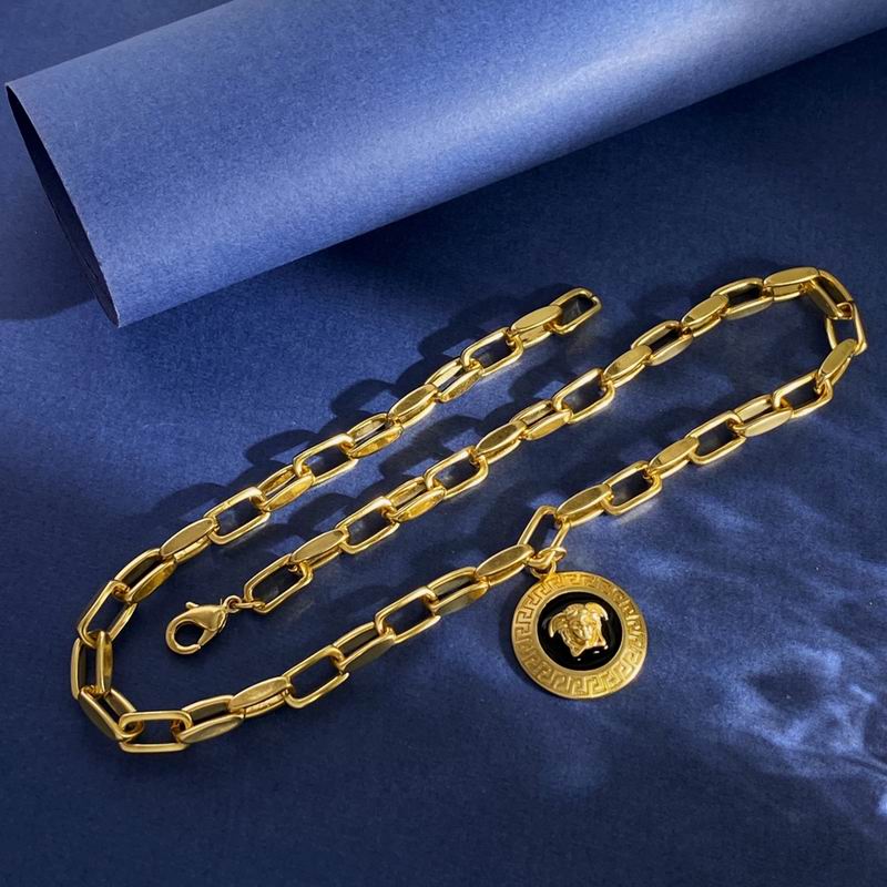 Versace necklace 05yxh04